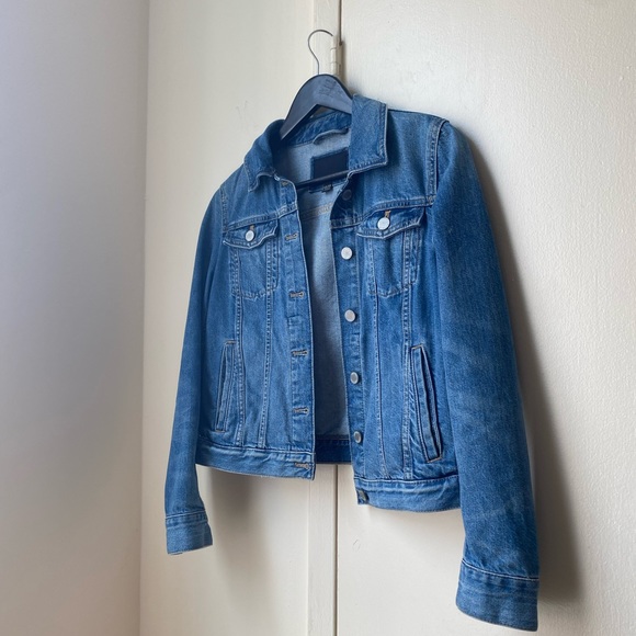 Banana Republic Women’s Denim Jacket - Picture 3 of 8